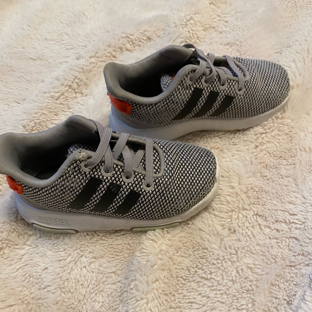 Toddler adidas tennis shoes